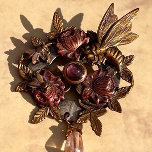 Vintage brass bumble bee  with flowers brooch